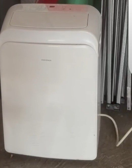 White portable air conditioning unit